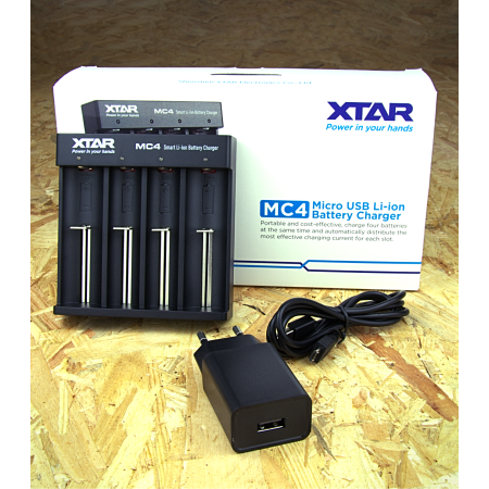XTAR MC4 4-Schacht Ladegerät